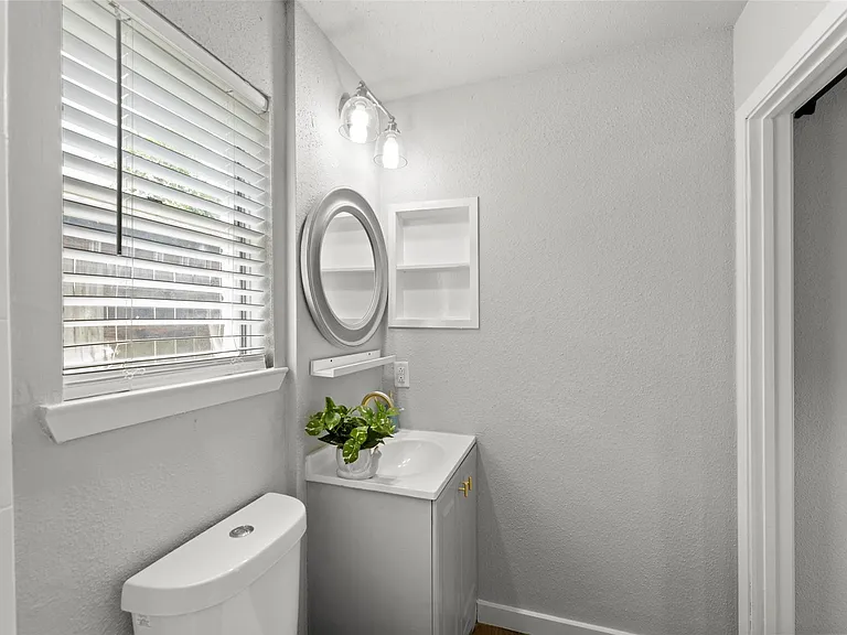 1123 Rock Canyon Dr — Photo 14