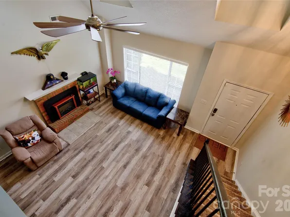 518 Lisa Carol Dr, Mooresville, NC 28115