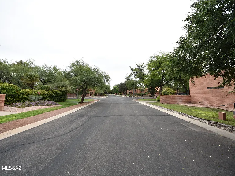 5120 E Woodgate Ln — Photo 3