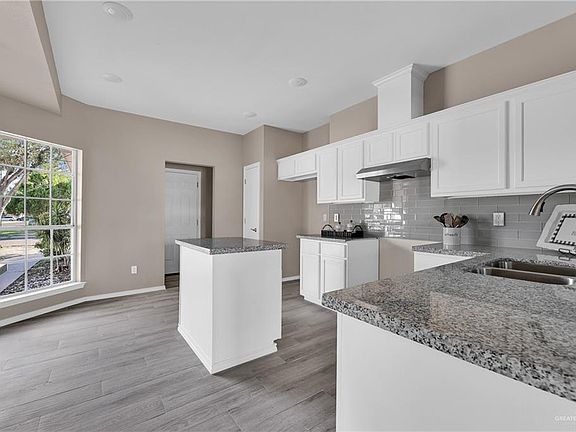 4th image of 2213 E 20th St