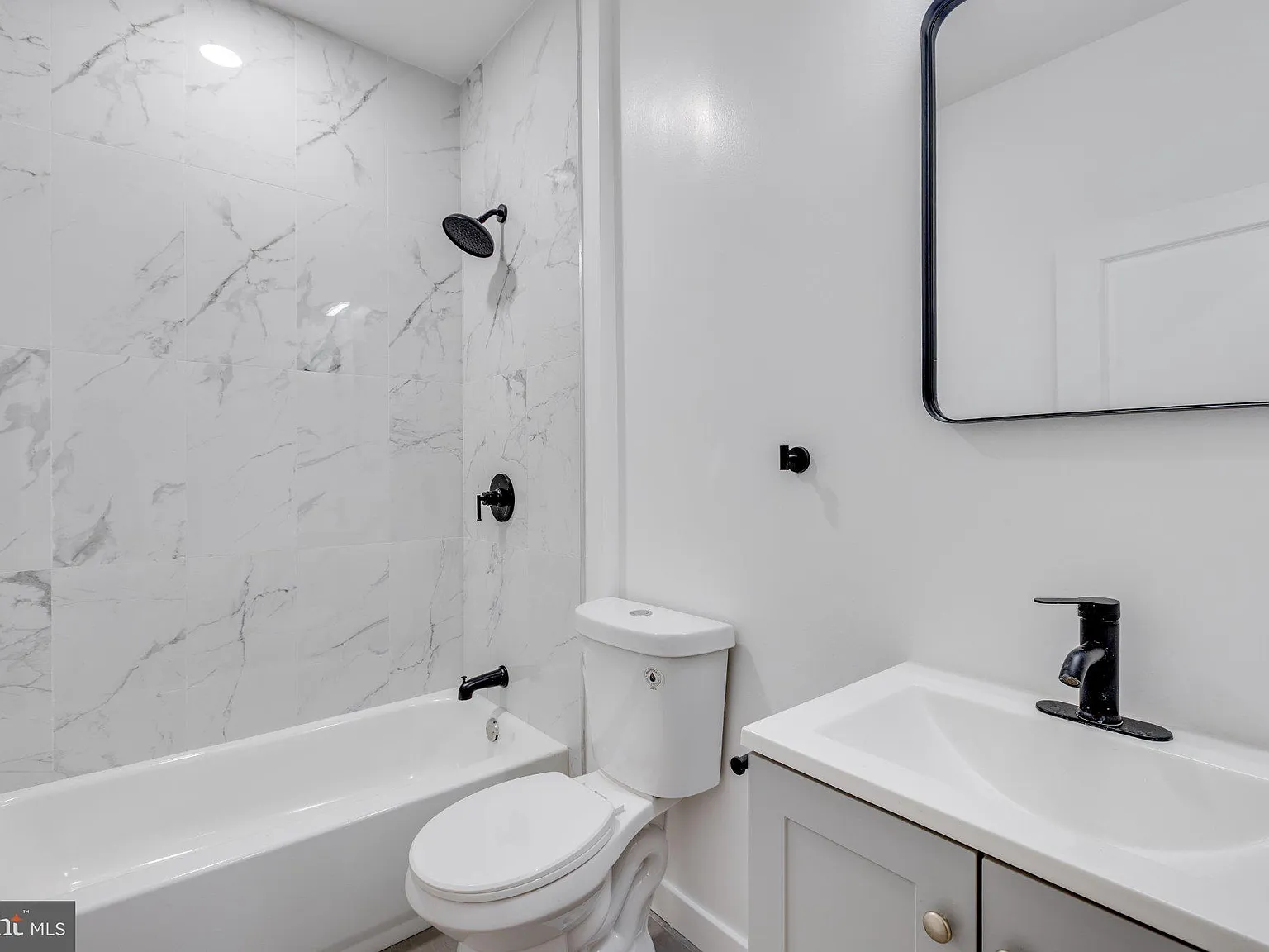 2 bed, 1.0 bath, 1650 sqft, $1,200 — Photo 3