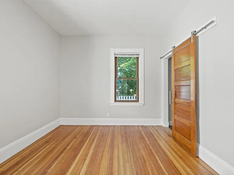 19 Taft St #3 — Photo 11