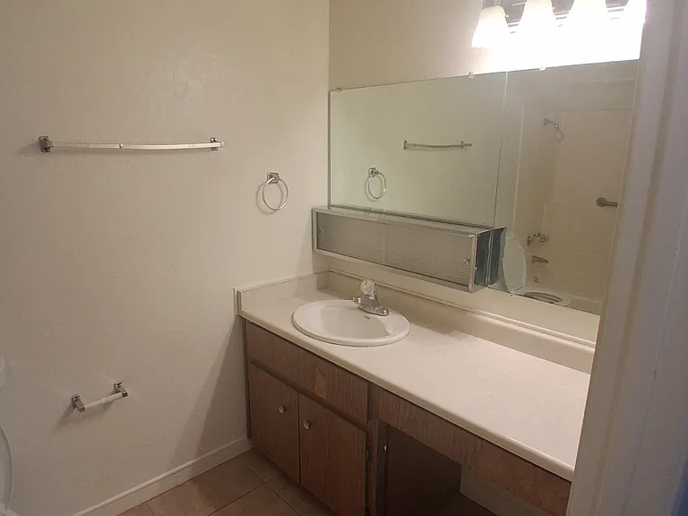 836 S Langley Ave #102 — Photo 10