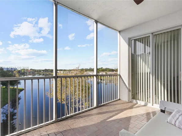 10770 NW 66th St APT 404, Doral, FL 33178