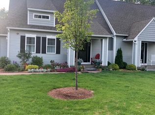 240 Villager Rd, Chester, NH 03036