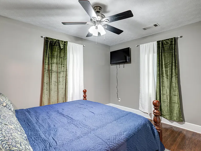 2518 Lester St — Photo 19