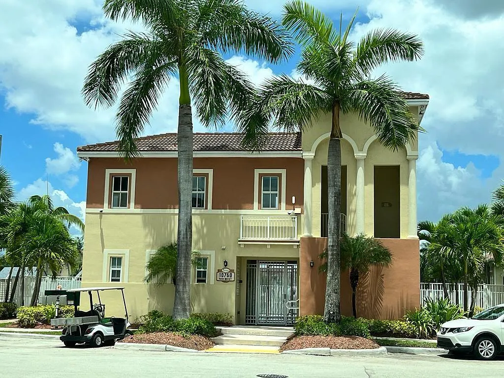 Coronado At Doral — Photo 2