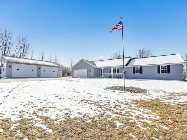5231 Twilight Ln, Little Suamico, WI 54141