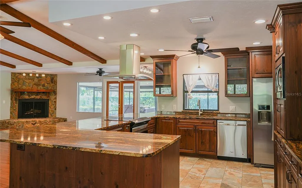 3 bed, 3.0 bath, 3177 sqft, $3,540 — Photo 3