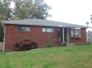 718 McGovern Rd, Houston, PA 15342