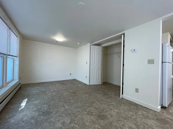 living/bedroom area