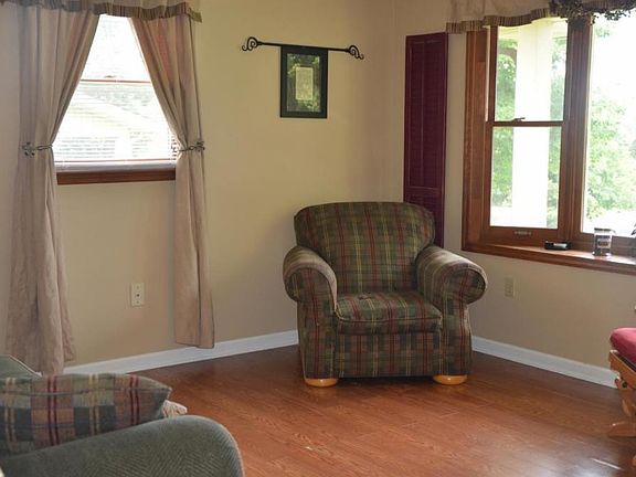 5th image of 202 Ashley Dr