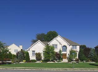 9 Ralph Dr, Fairfield, NJ 07004