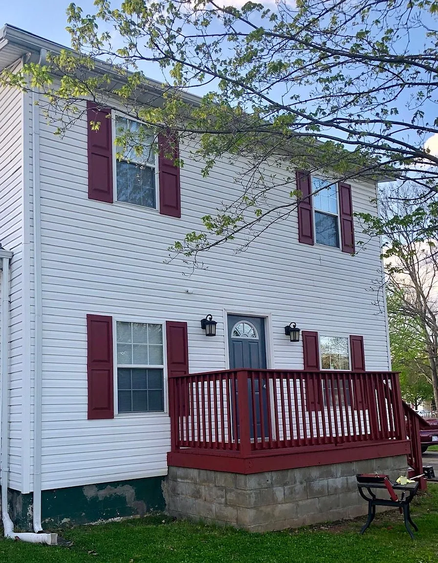 2054 Benedict Cir photo 1