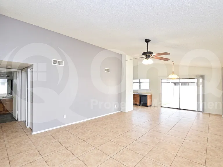 10026 W Roma Ave — Photo 7