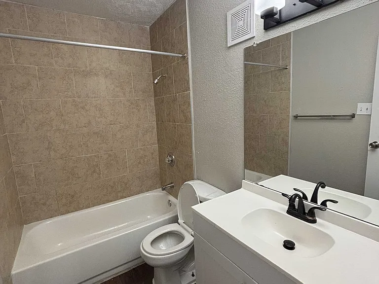 Tidwell Park Apartments — Photo 92