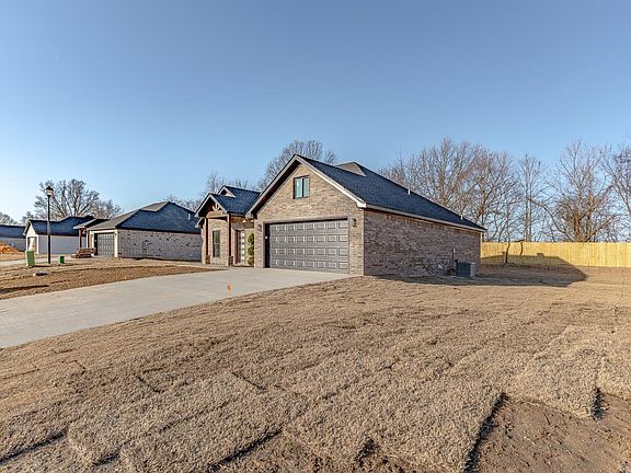 4th image of 217 Woodland Trl