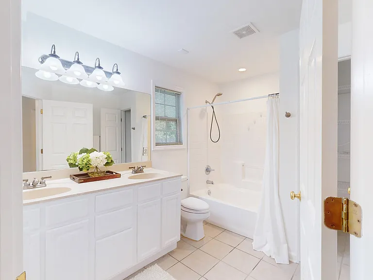 119 Celeste Ct — Photo 18