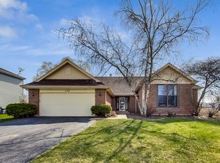 539 White Birch Rd, Lindenhurst, IL 60046