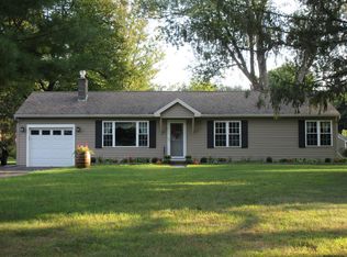 11 Berchman Dr, Ballston Lake, NY 12019