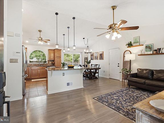 5th image of 10323 Amberleigh Ct