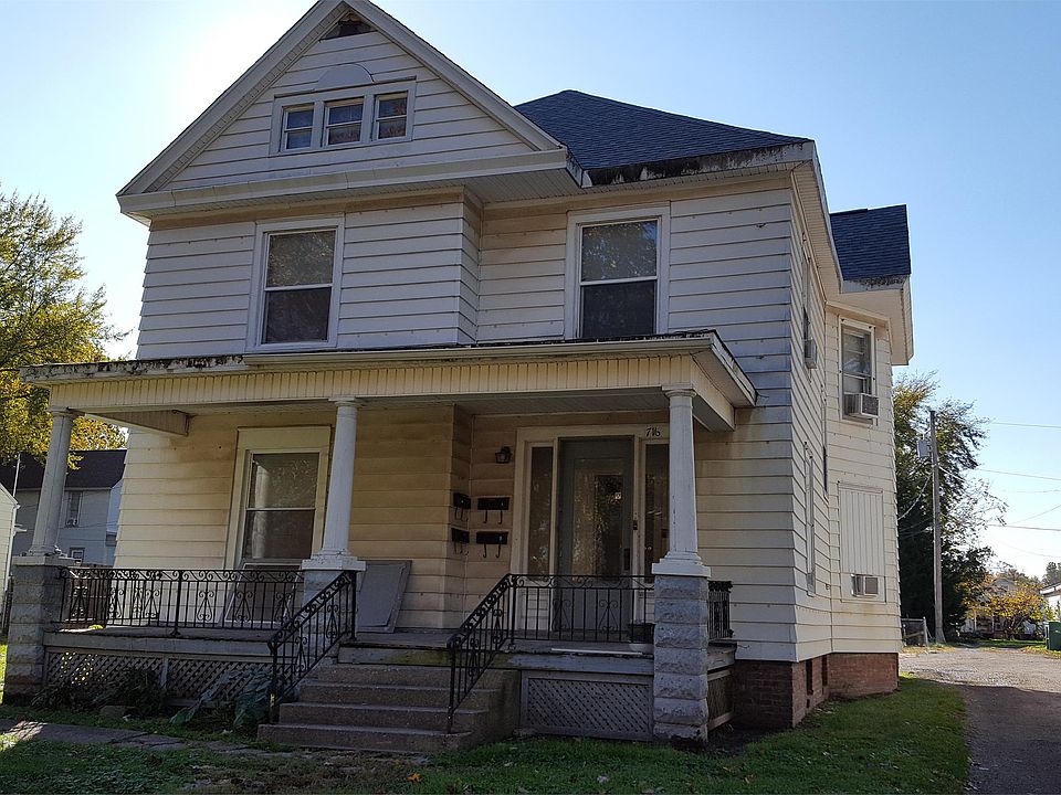 716 Black St