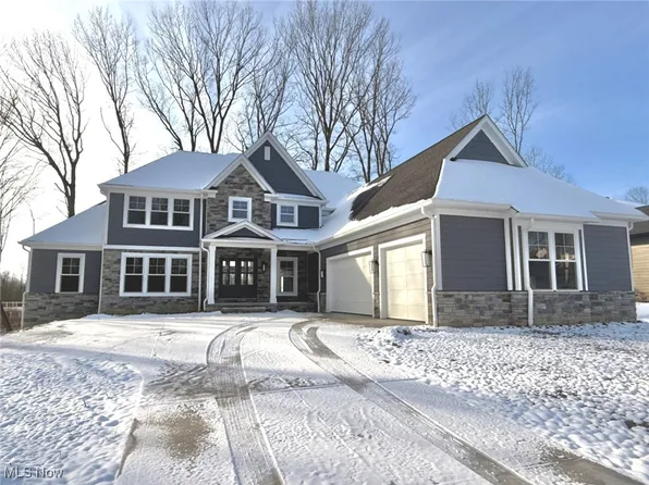 805 Club Dr W, Aurora, OH 44202