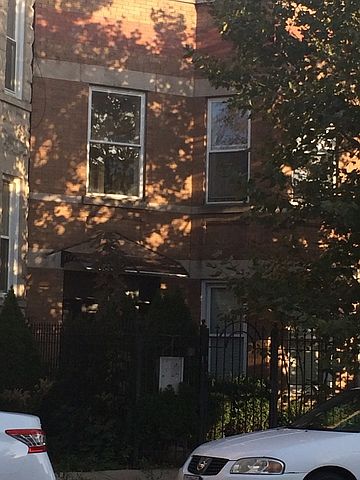 2nd image of 2819 N Sacramento Ave