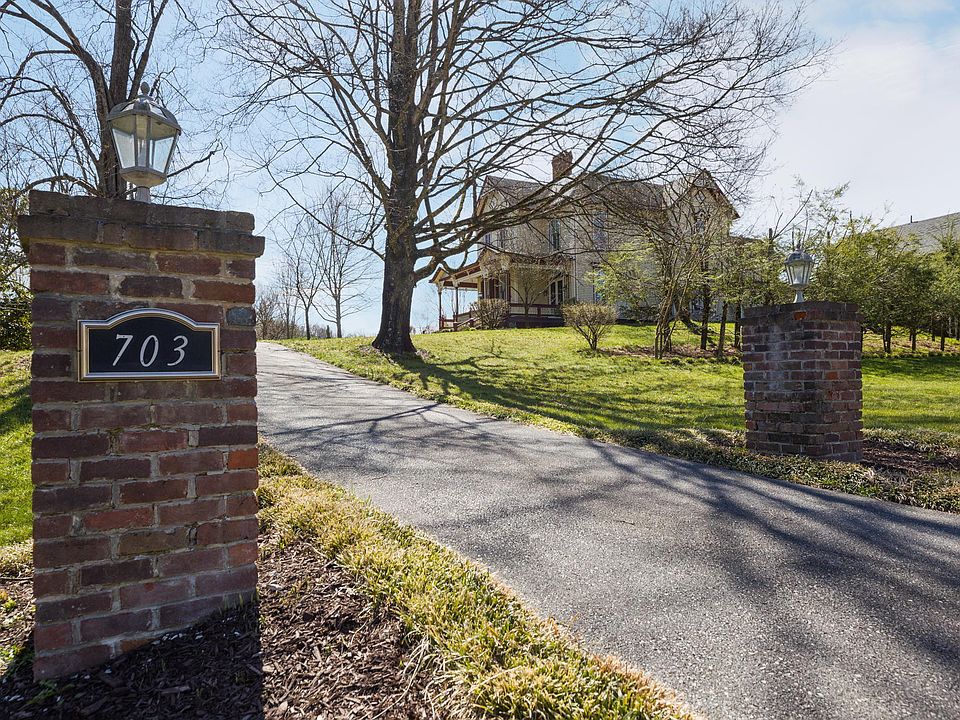 703 W Main St, Jonesborough, TN 37659 Zillow