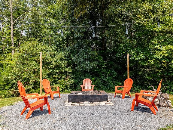 2nd image of 717 Zachs Ln