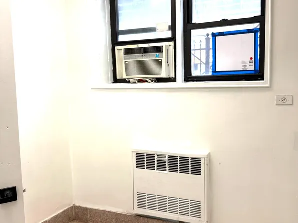 141-05 Northern Boulevard image 5 of 8