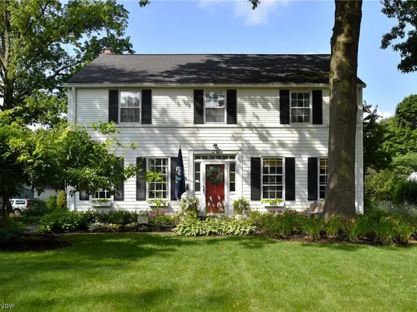 3256 Warrington Rd, Shaker Heights, OH 44120