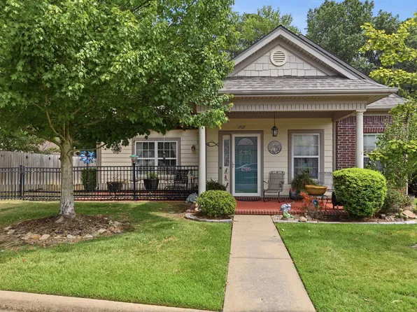 1707 Stagecoach Vlg, Little Rock, AR 72210