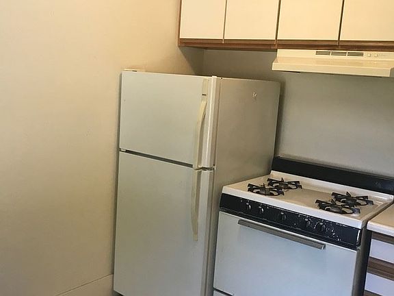 3rd image of 208 W De La Guerra St Unit 7170300