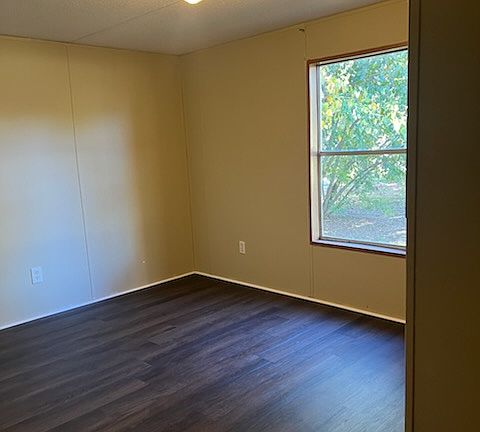 4th image of 111 Horton Rd
