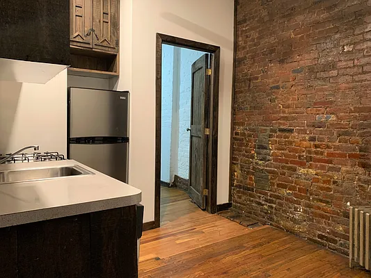 Rented by PocketBroker Inc | media 3