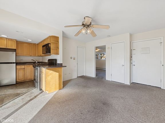 3rd image of 6151 W Thorndale Ave #A