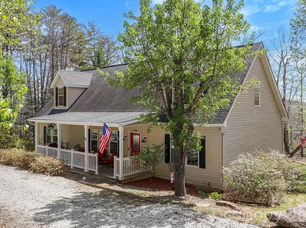 10 Eagle Dr, Hendersonville, NC 28792