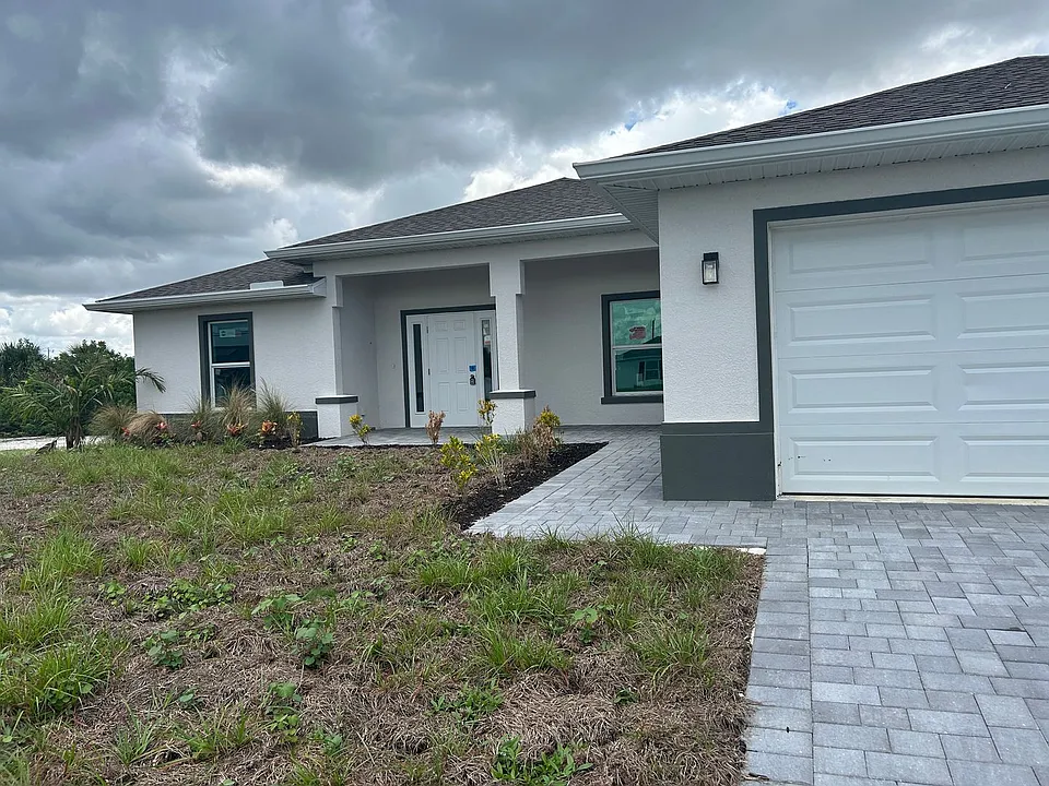 3200 NW 4th Pl