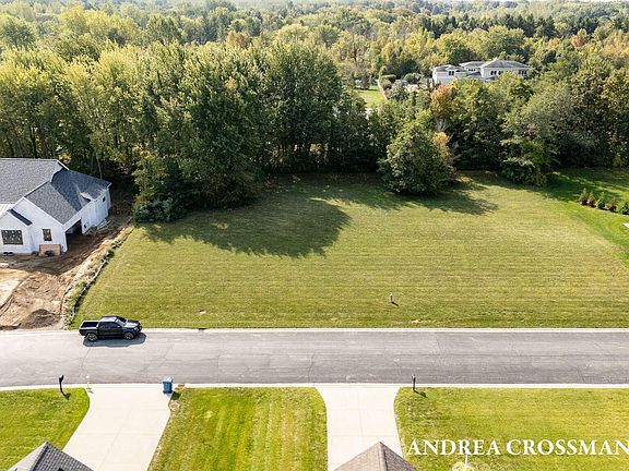 3rd image of 7154 Windcliff Dr #32