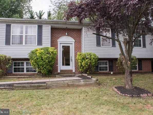 5 Tuscarora Trl, Taneytown, MD 21787
