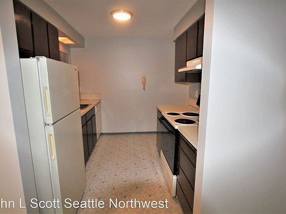 4th image of 2015 Yale Ave E #102