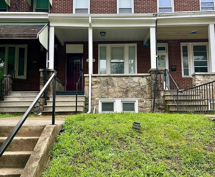 2599 Denison St — Photo 2