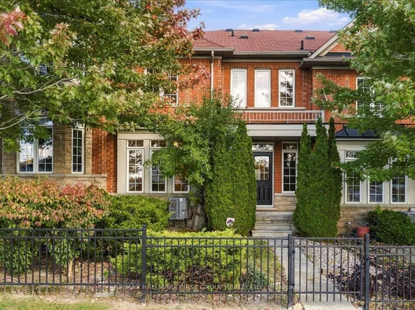 57 Barkdale Way, Whitby, ON L1N 0G1