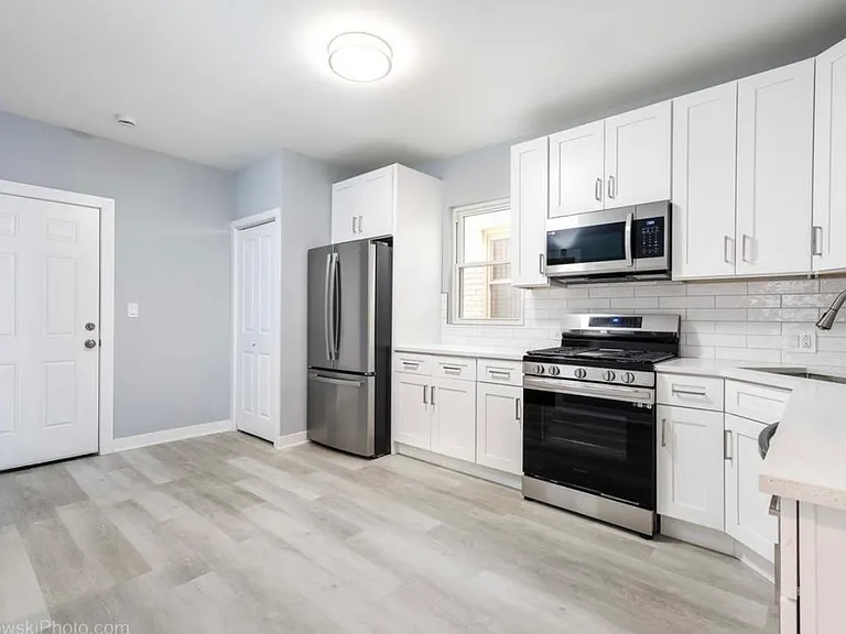 4816 N Kilpatrick Ave — Photo 10