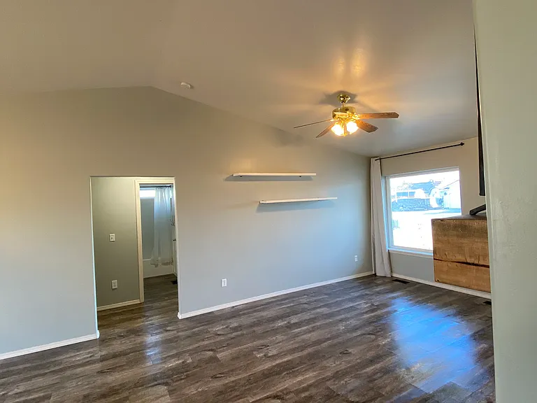 704 Ambrose Ave — Photo 4