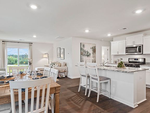 4th image of 2224 Montalvan Drive