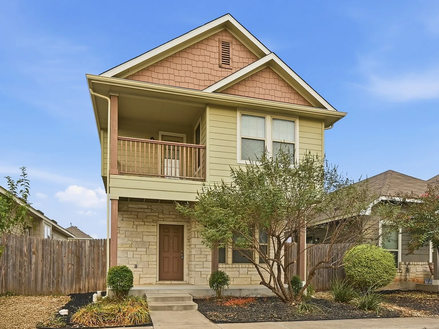 3 bed, 2.5 bath, 1310 sqft, $1,650 — Photo 3