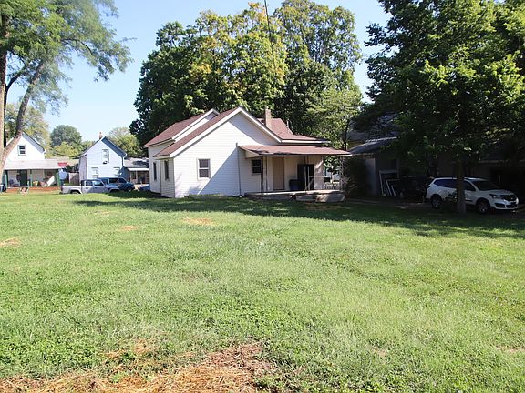 5th image of 223 W Brown St