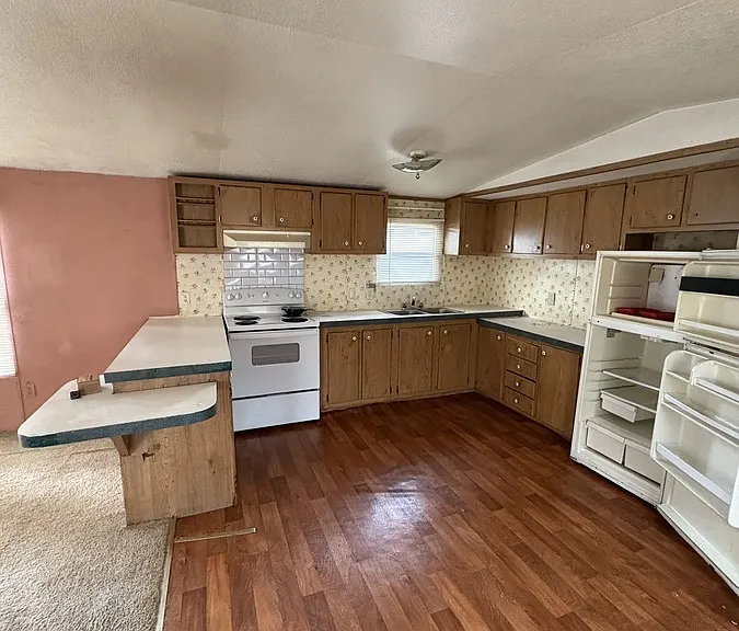 475 E Robins St #107 — Photo 4